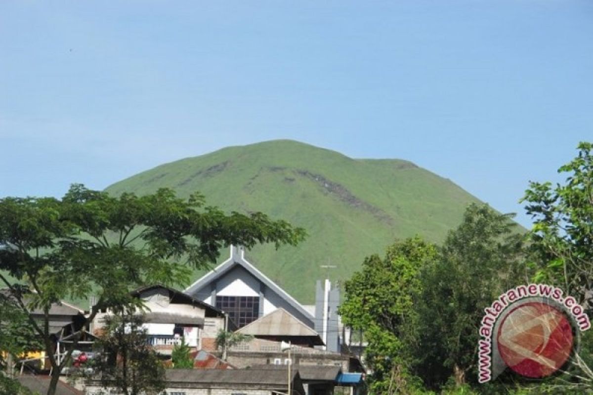 Status Gunung Lokon Tomohon waspada meski aktivitas vulkanik meningkat
