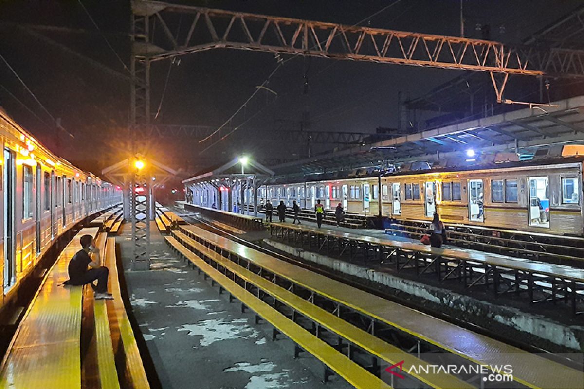 Belum ada pengumuman penyetopan KRL Jabodetabek di Stasiun Manggarai