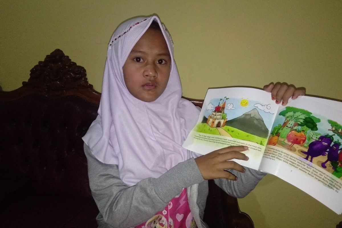 Tenaga pendidik  di Kota Jambi tumbuhkan budaya baca siswa saat di rumah