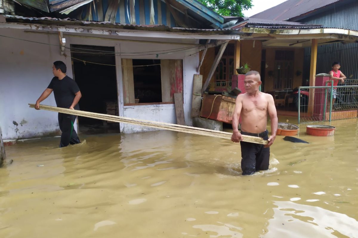 Banjir akibat curah hujan tinggi rendam dua desa di Simeulue