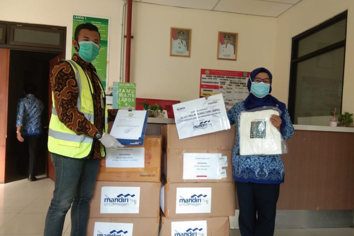 Bank Mandiri Cabang Tangerang salurkan bantuan ke RSUD