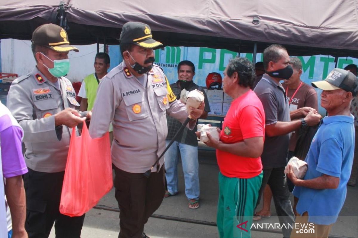 Polres MTB bangun dapur umum untuk ratusan buruh pelabuhan Saumlaki