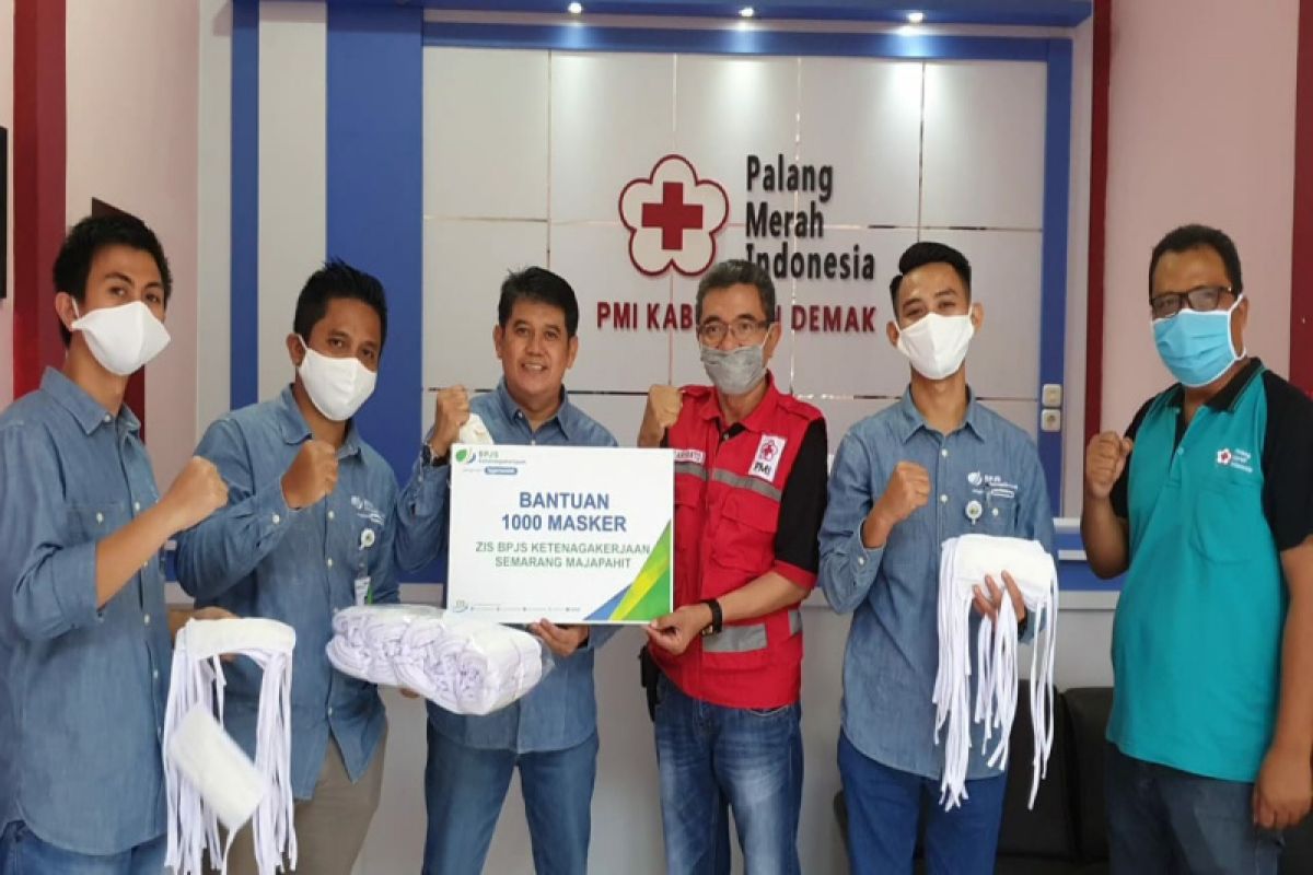 BPJAMSOSTEK Semarang Majapahit berikan bantuan masker ke PMI Demak