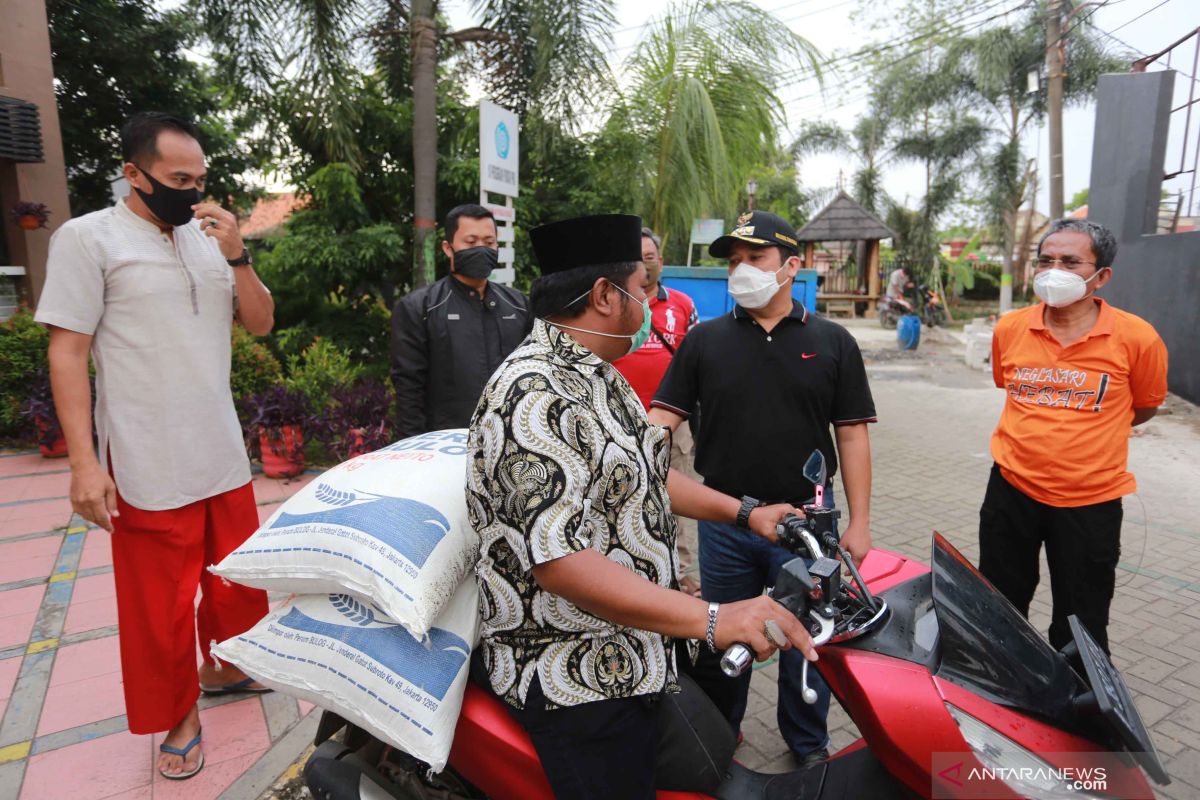 Pemkot Tangerang  distribusikan 101,3 ton beras ke warga jelang PSBB