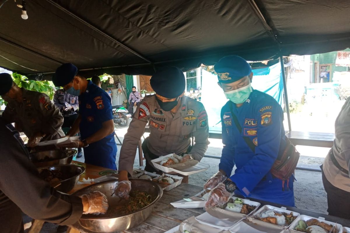 TNI-Polri Bangka buka dapur umum