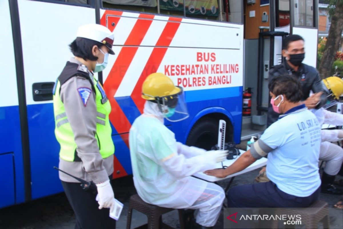 Polres Bangli sulap mobil SIM keliling jadi kendaraan layanan kesehatan