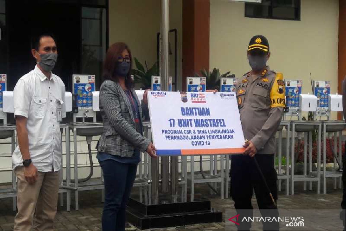 BRI Temanggung peduli penanggulangan COVID-19  sumbang wastafel