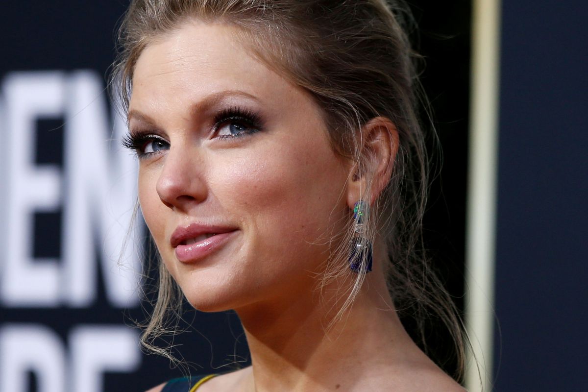 Penyanyi Taylor Swift batalkan seluruh konsernya hingga 2021