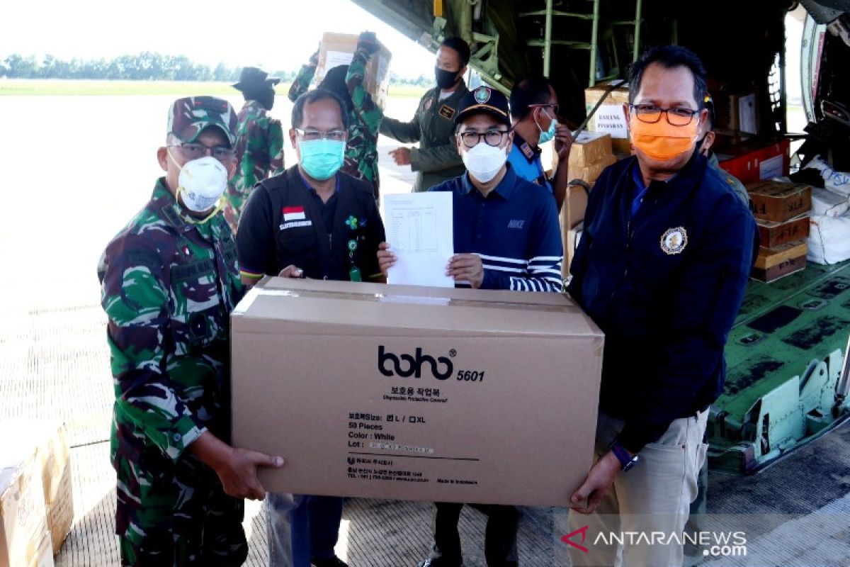 Diangkut menggunakan pesawat TNI AU, Kalteng terima 3.000 APD