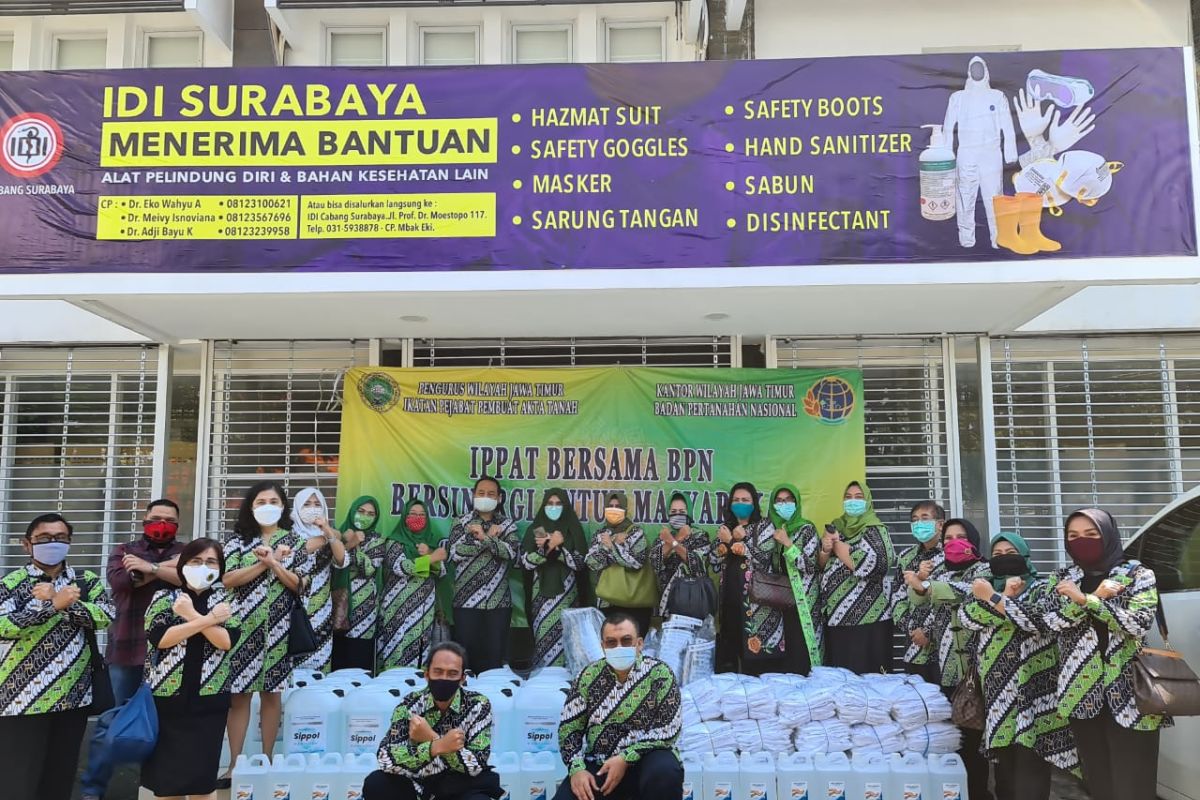IPPAT-BPN Jatim salurkan bantuan APD di Surabaya secara berkala