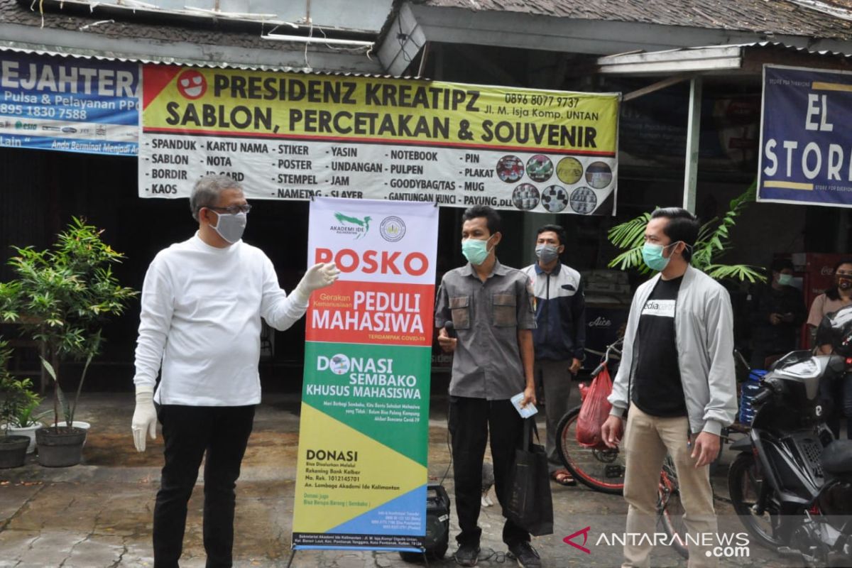 Sutarmidji serahkan uang elektronik bagi 250 mahasiswa rantau