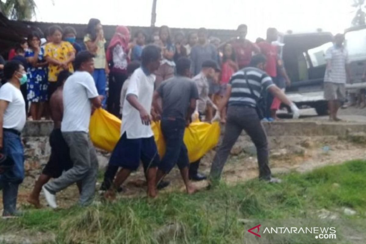 Nelayan Tapteng ditemukan meninggal oleh anak kandungnya