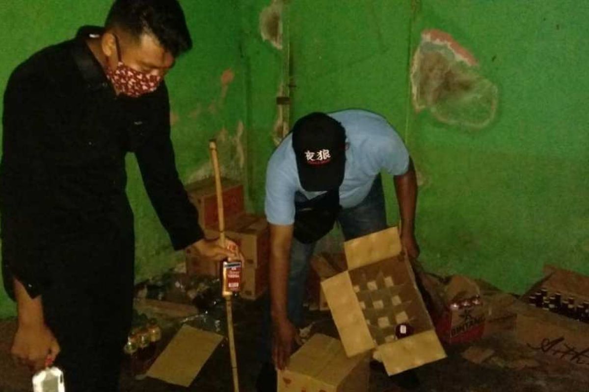 Puluhan minuman berakohol ilegal disita Polisi Jayapura