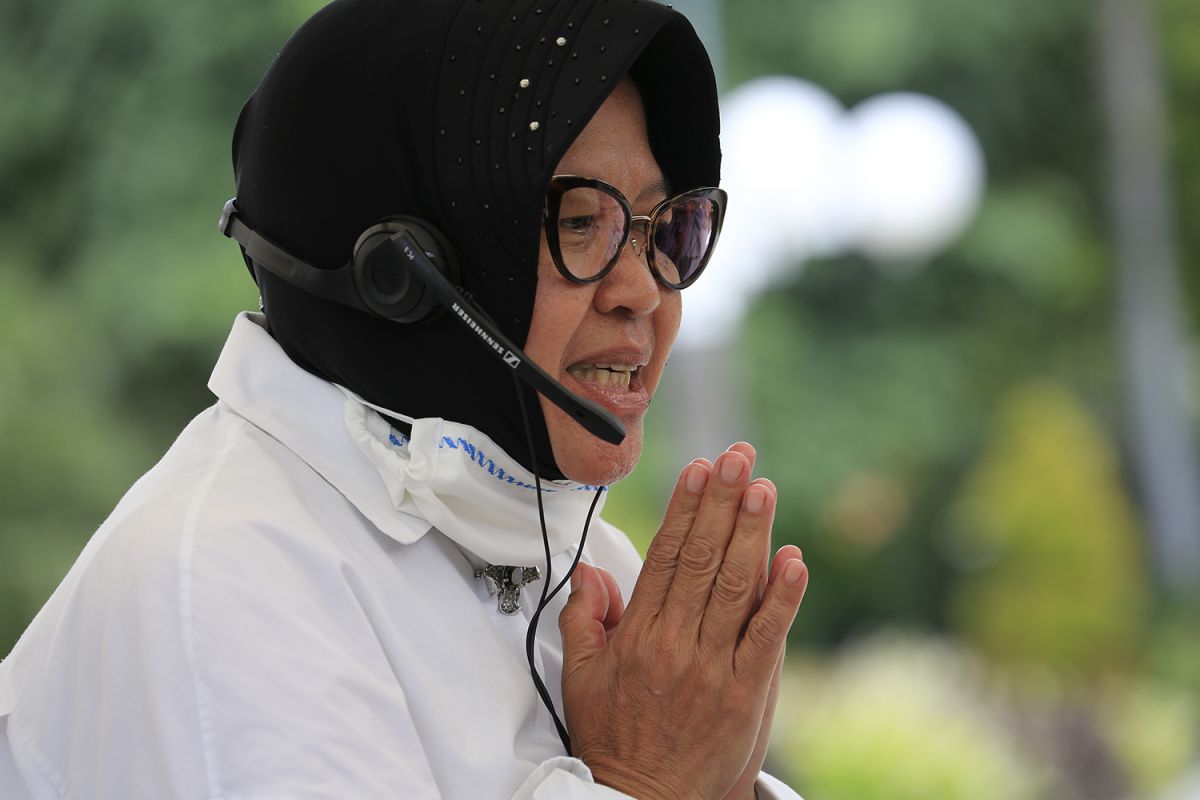 Risma meminta warganya yang terpapar COVID-19 tidak takut ke rumah sakit