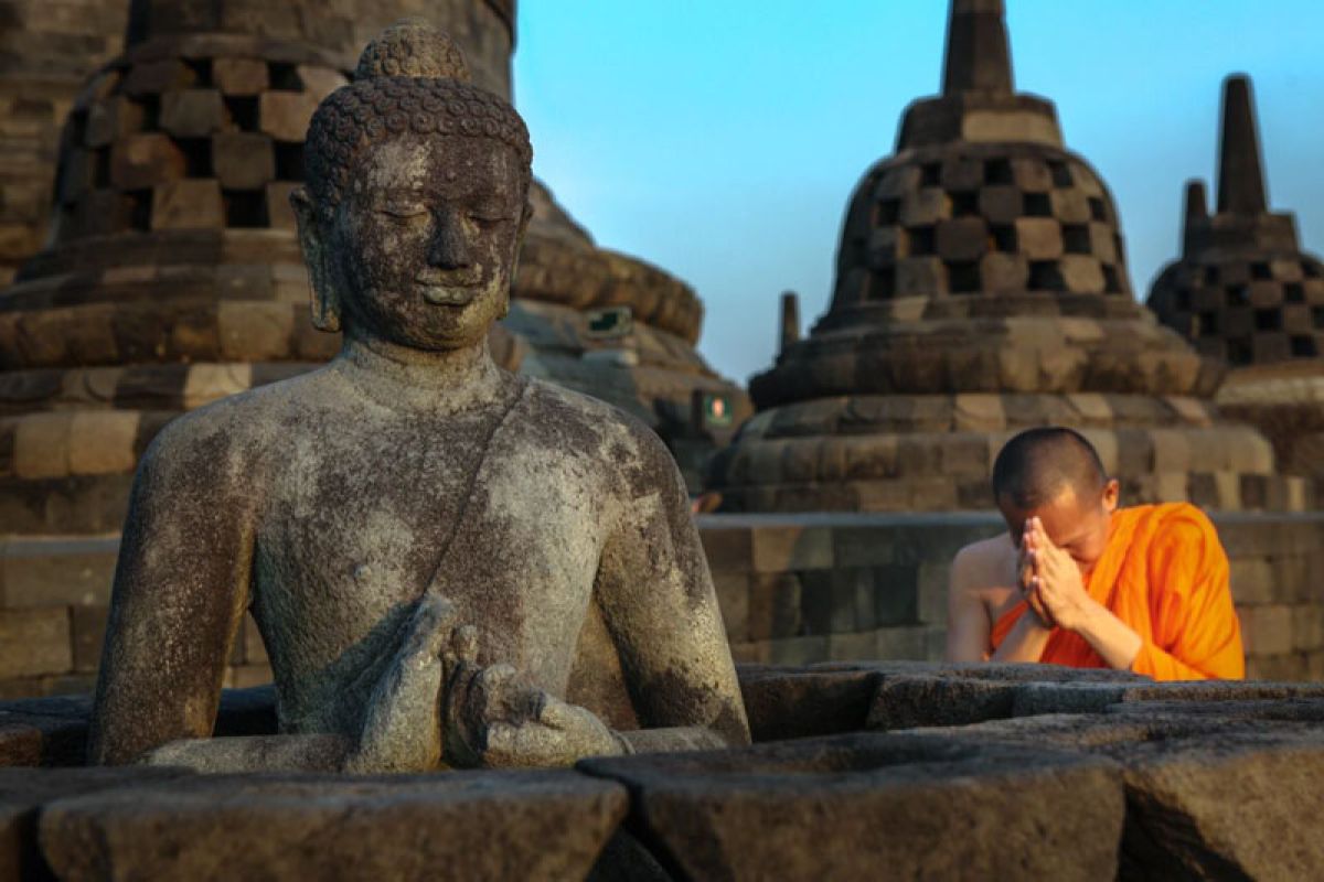 Penutupan Candi Borobudur dan Prambanan diperpanjang 14 hingga 29 Mei