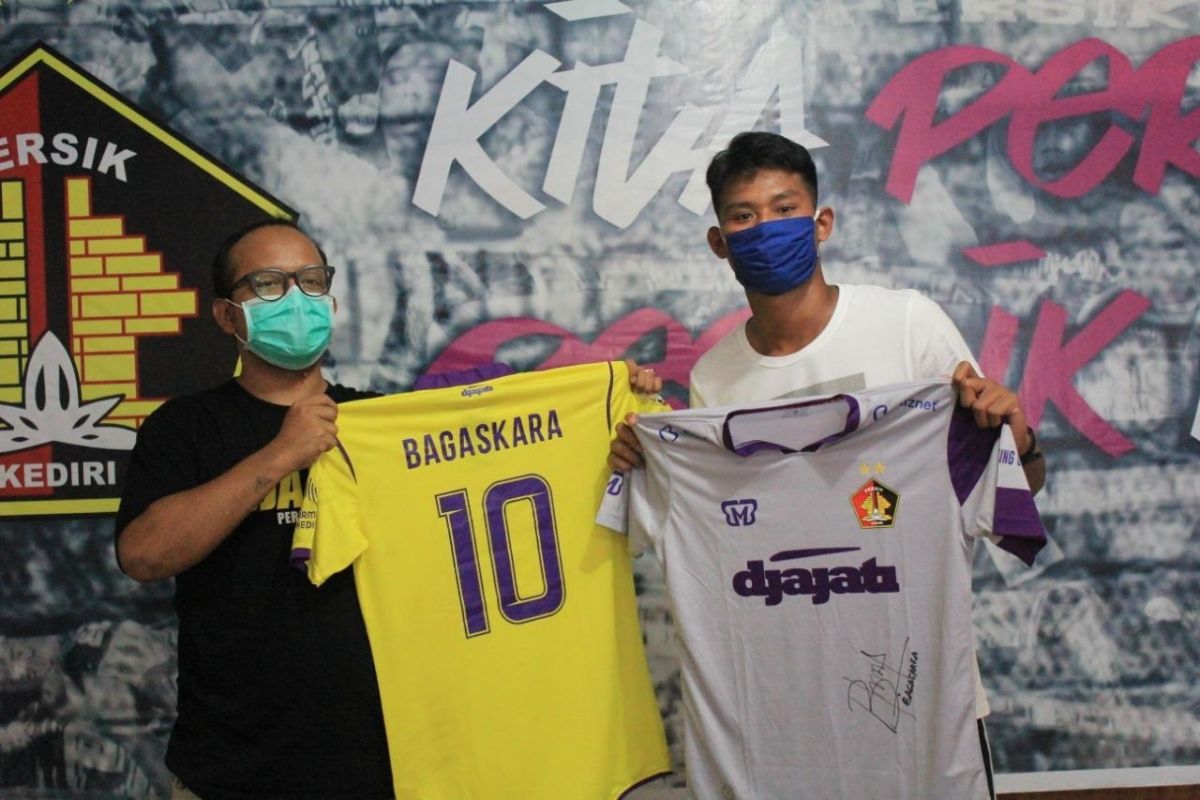 Striker Persik Kediri lelang jersey untuk donasi penanganan COVID-19