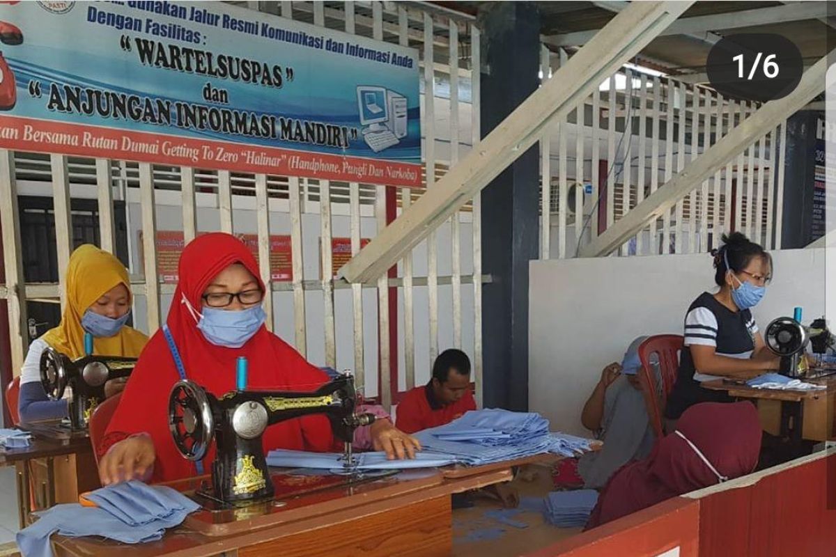 Warga binaan Lapas di Riau produksi ribuan APD tiap hari