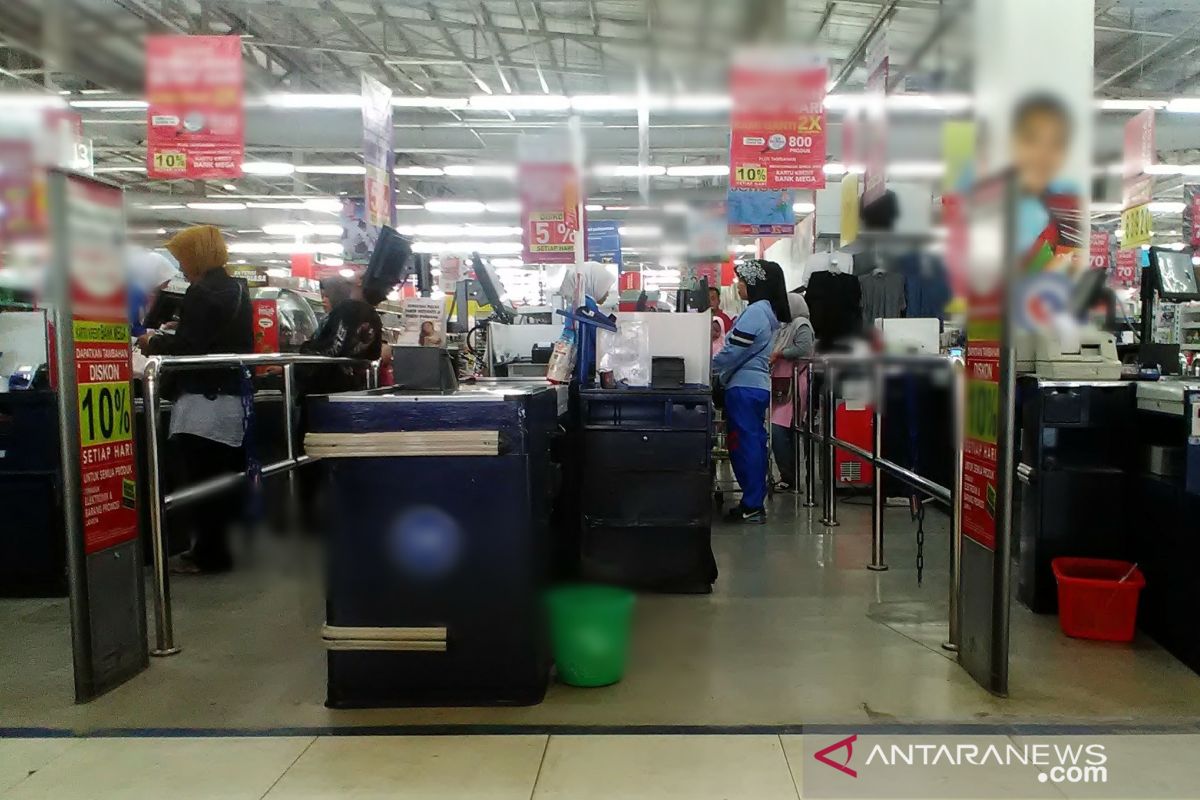 Minimarket di Karawang langgar jam operasional akan dikenakan sanksi