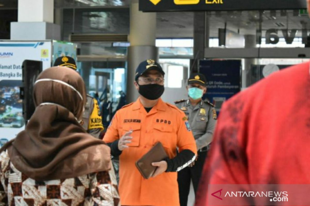 Pantau kegiatan di Bandara Depati Amir, Gubernur Babel beri semangat kepada Satgas