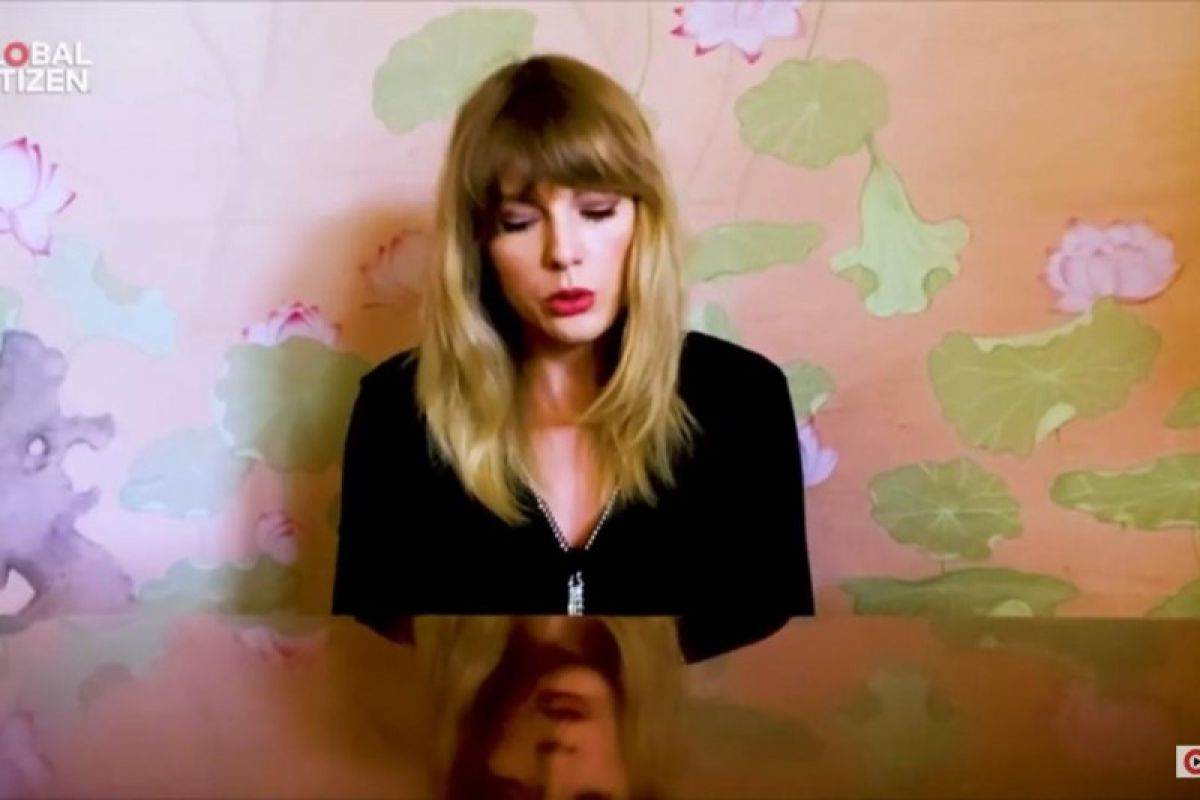 Taylor Swift nyanyikan 'Soon You'll Get Better' pada konser virtual