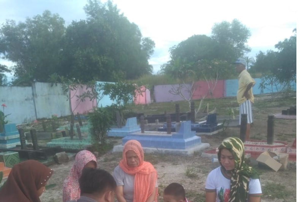 Masyarakat Belitung lestarikan tradisi ziarah kubur jelang Ramadhan