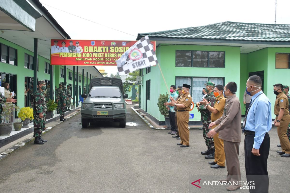 Peduli warga terdampak COVID-19, Kodim Kandangan salurkan 1.000 paket beras