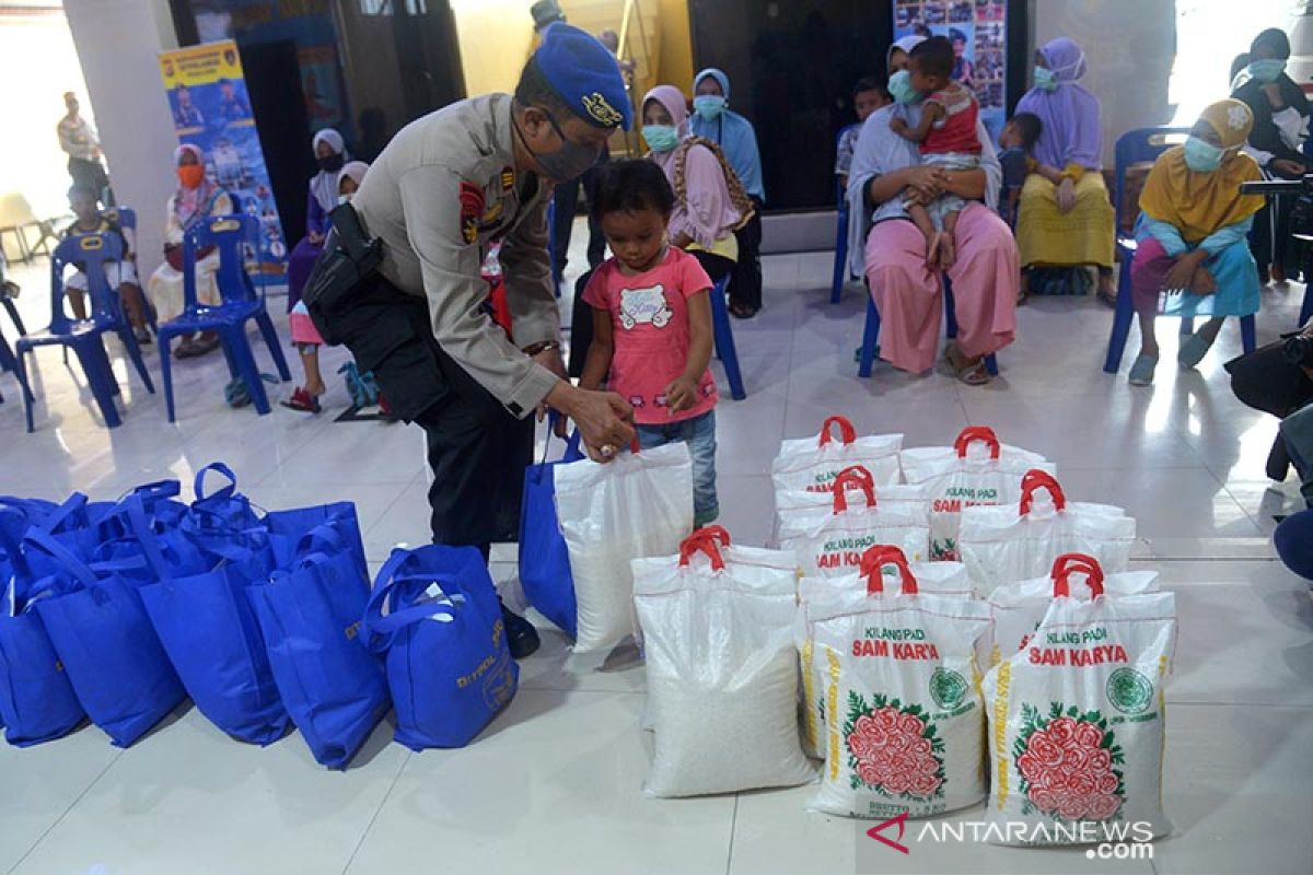 Dit Pol Air Polda Aceh bagikan sembako