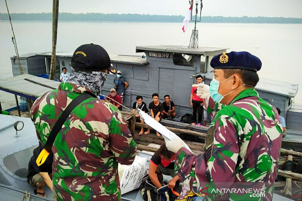 TNI AL kembali amankan 22 pekerja migran ilegal dari Malaysia