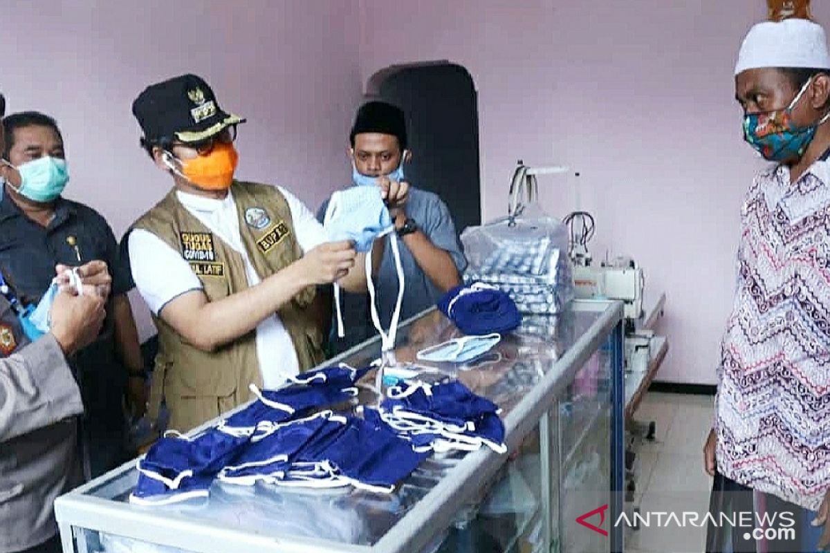 Pemkab Bangkalan berdayakan UMKM untuk produksi masker