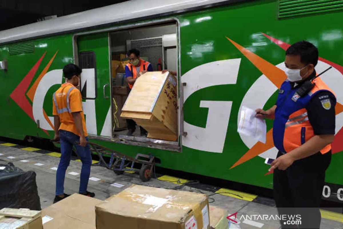 KA logistik dituntut hemat waktu bongkar muat