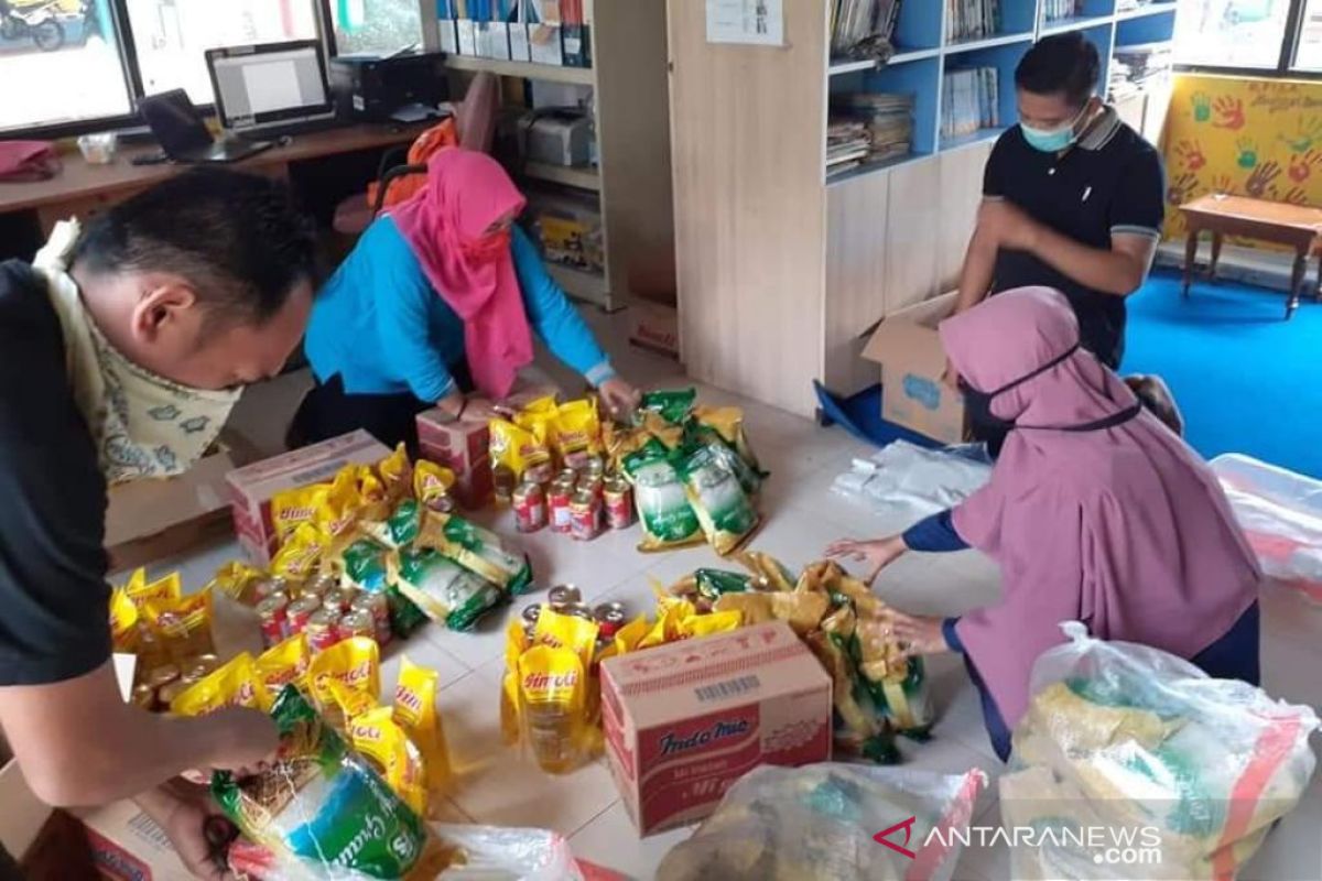 Pengelola Ramah Anak Jakarta Utara salurkan bantuan paket sembako