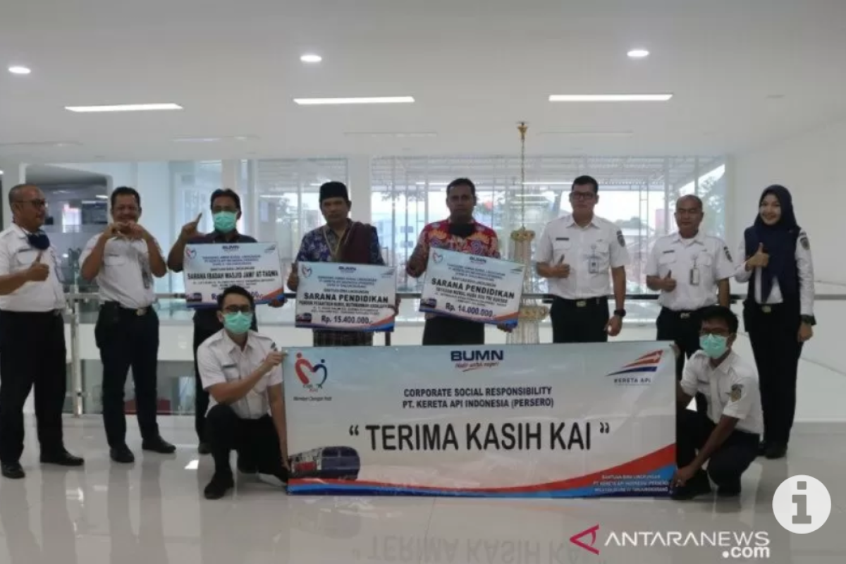 KAI Divre IV Tanjungkarang salurkan dana CSR Rp76 juta lebih