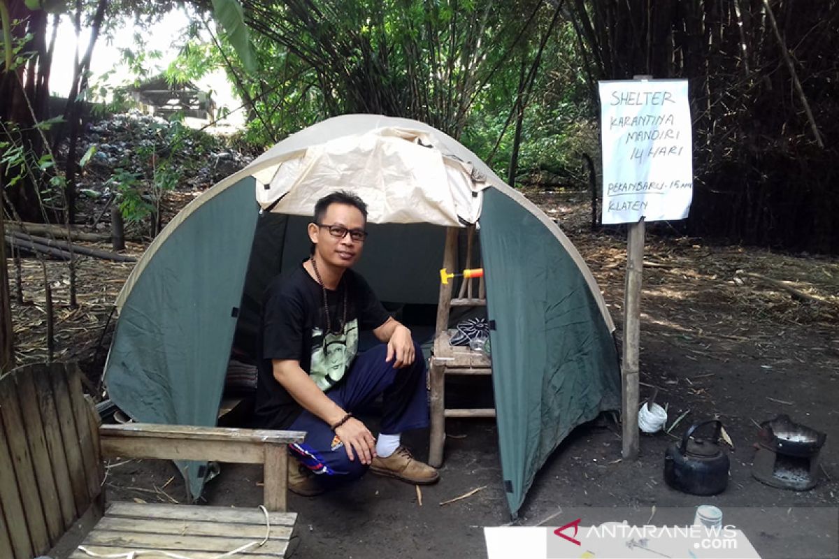 Kisah Abah Tabib, warga Riau nekad mudik di tenda mungil isolasi diri