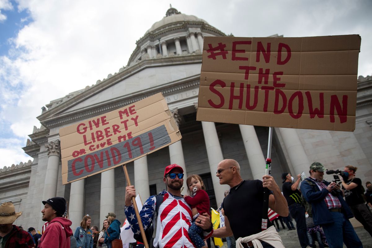 Tolak "di rumah saja", 2.500 orang di Washington turun ke jalan