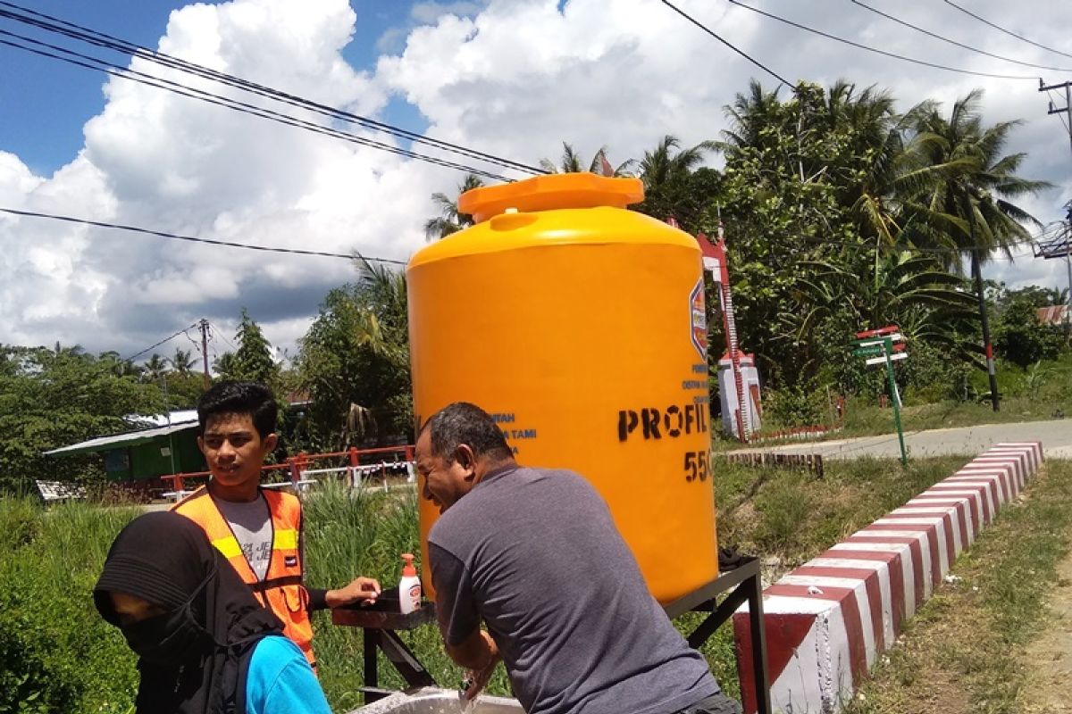 Warga Koya Timur Kota Jayapura Wajibkan Cuci Tangan