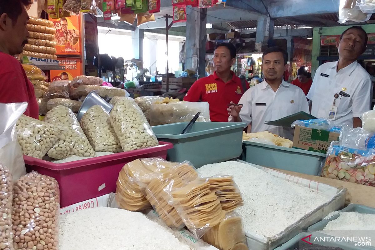 Harga bahan kebutuhan pokok di Jember masih stabil jelang Ramadhan