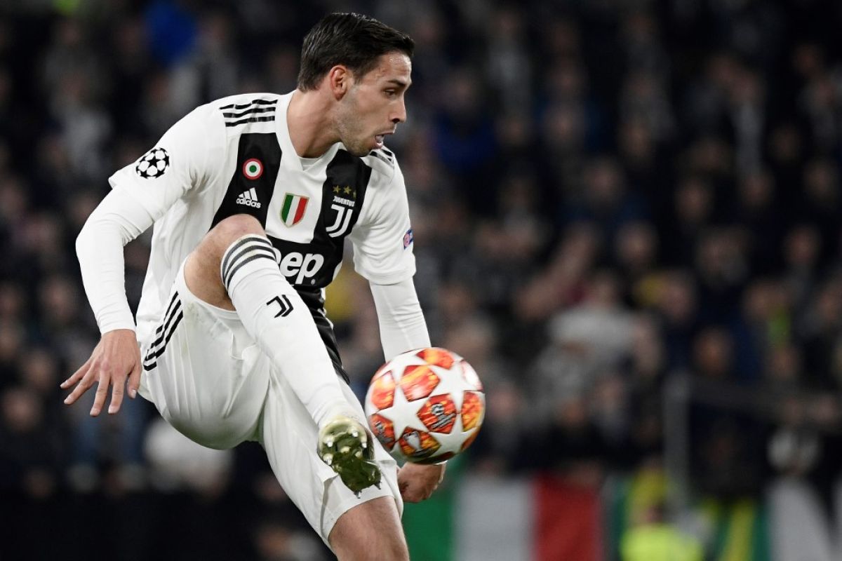 Bek Juventus Italia Mattia De Sciglio diintip Valencia Spanyol dan PSG Prancis