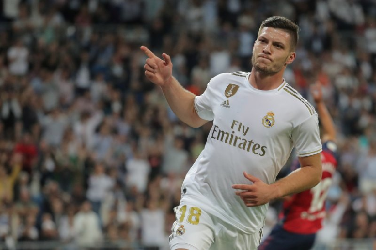 Tumit kanan penyerang Real Madrid Luka Jovic retak