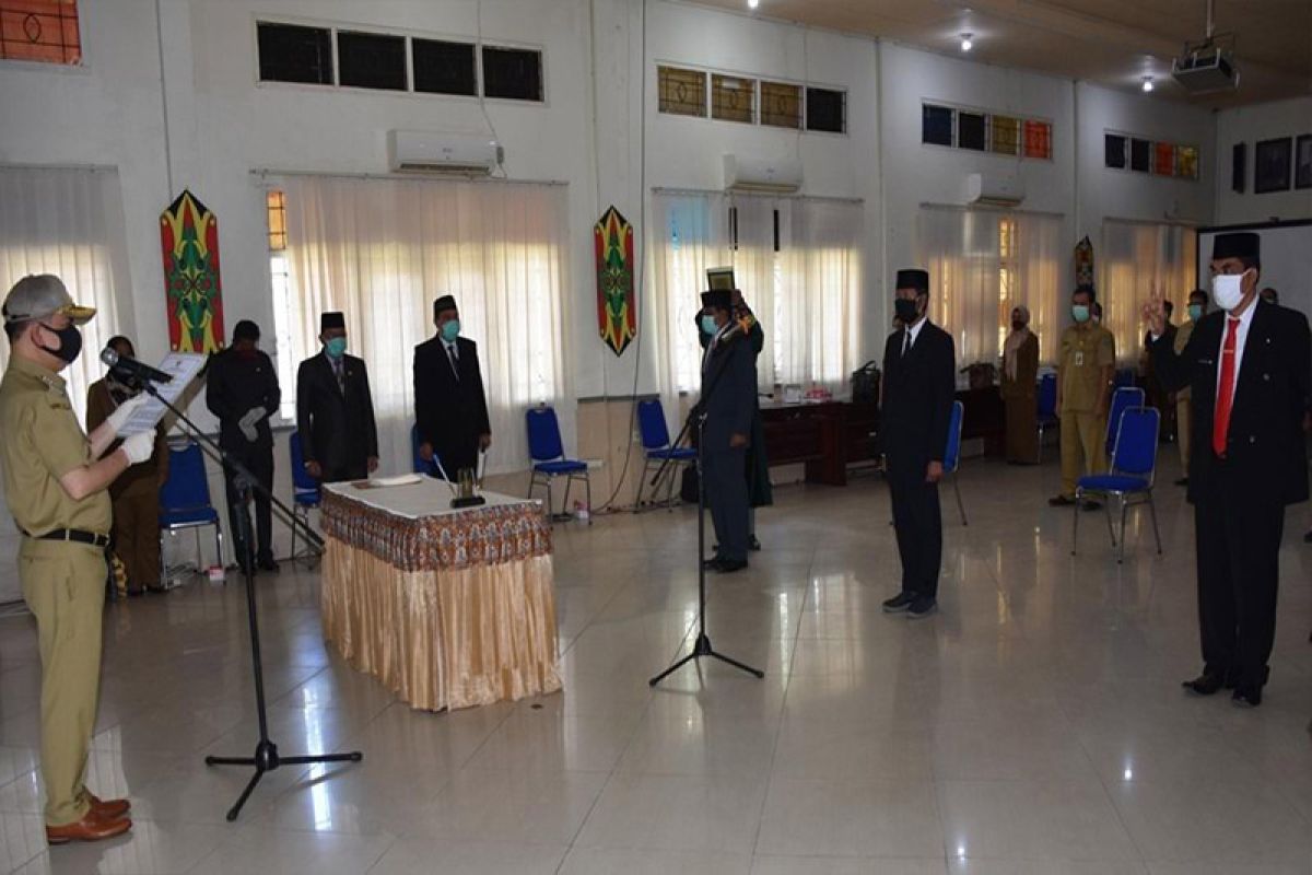 Tiga pejabat baru di lingkungan Pemkab Kapuas dilantik