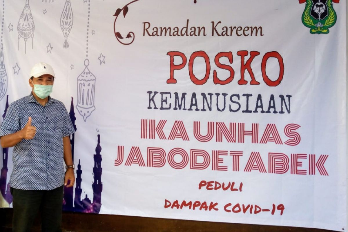 IKA Unhas Jabodetabek bantu mahasiswa perantauan dan warga terdampak COVID-19