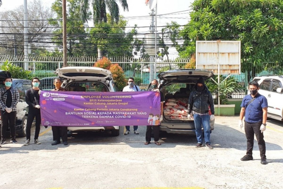 Ringankan beban warga terdampak, BPJAMSOSTEK bantu 1,4 ton beras