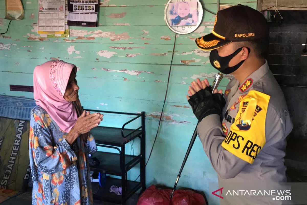 Polres Bangka Barat salurkan 1.154 paket bantuan sembako