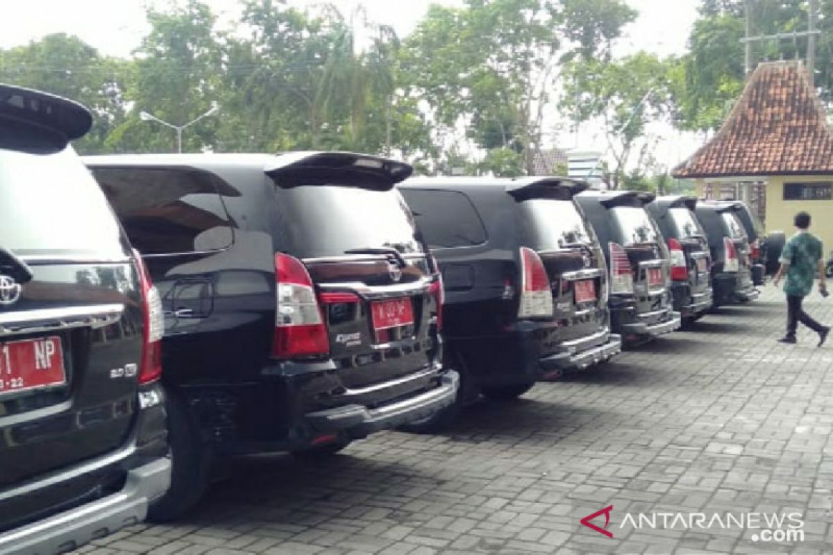 Pemkab Sampang memangkas anggaran mobil dinas bupati untuk COVID-19