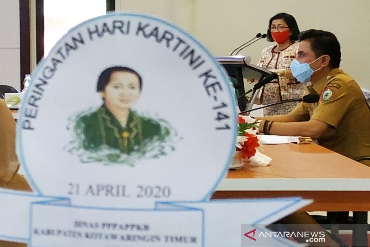 Ketua DPRD Kotim meneteskan air mata terkenang Kartini