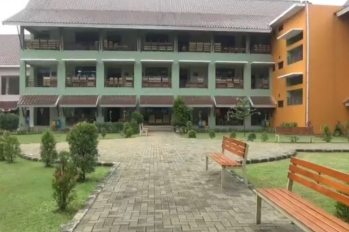 Menilik kebijakan DKI Jakarta siapkan gedung sekolah jadi tempat alternatif penanganan COVID