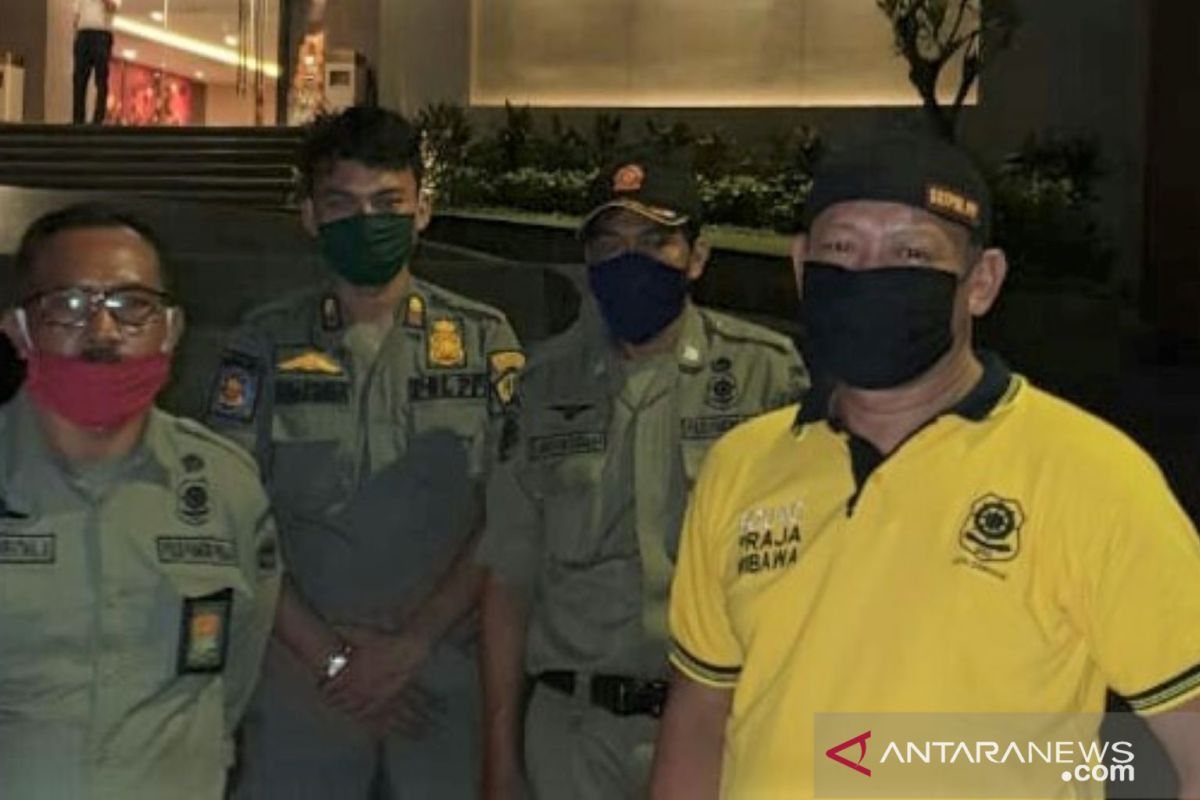 Satpol PP Denpasar jaga ketat tempat karantina pekerja migran