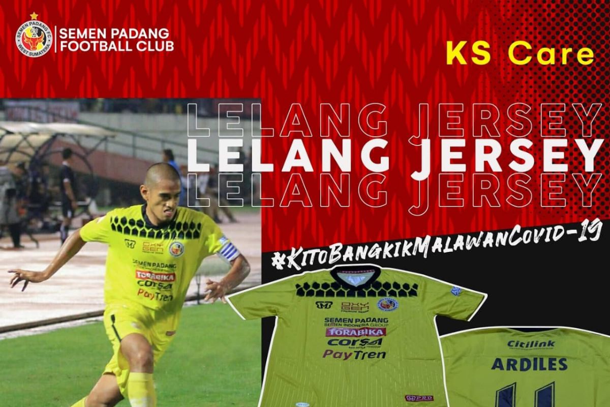 Semen Padang FC  lelang jersey demi tim medis COVID-19