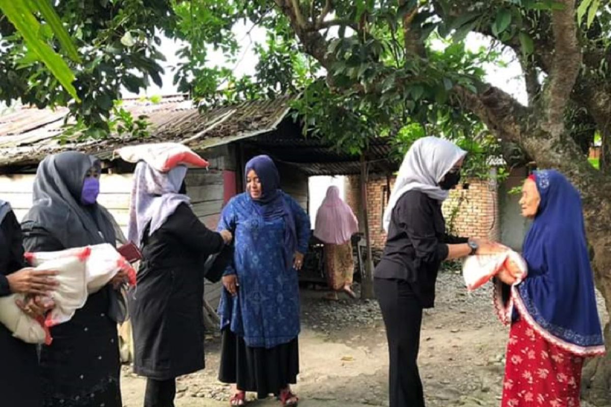 "Kartini-Kartini" Riau di pusaran COVID-19