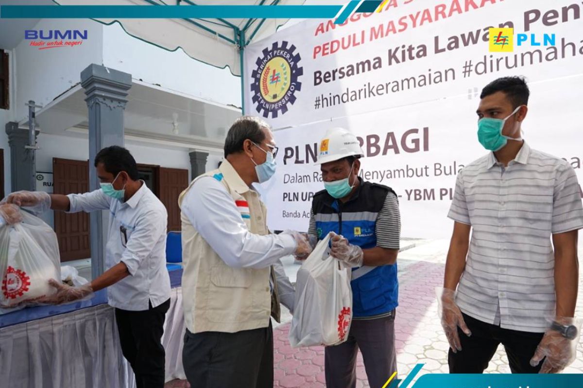 PLN bagikan 500 paket sembako di Banda Aceh