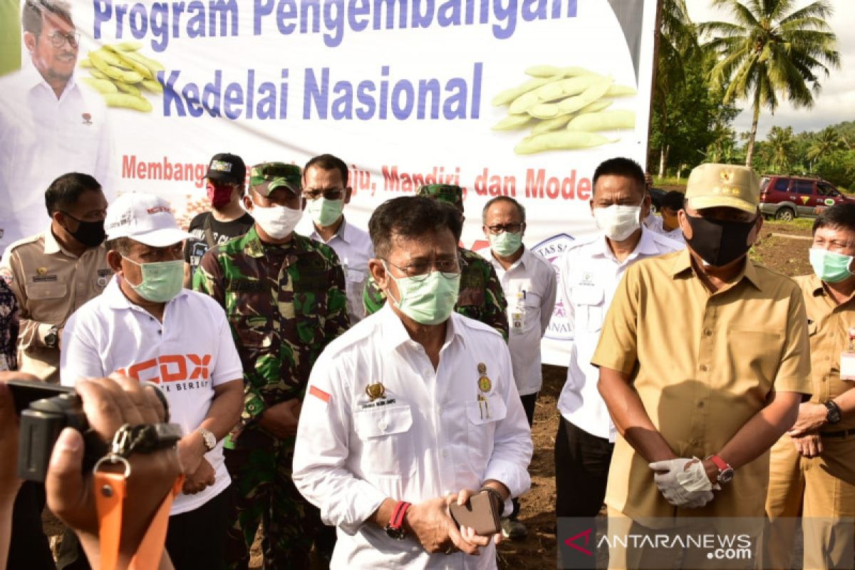 Mentan dan Gubernur Sulut tanam kedelai kurangi ketergantungan impor